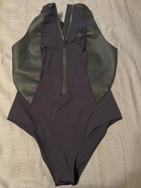 Rip Curl Black One-Piece Front-Zip Scuba Swimsuit Large